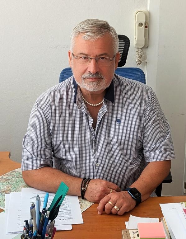 Předseda školských odborů František Dobšík