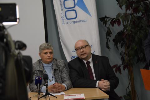 Hovoří předseda Unie profesionálních zpěváků ČR Richard Rokos.